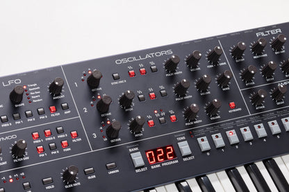 Sequential Trigon-6 Polyphonic Analogue Synthesizer